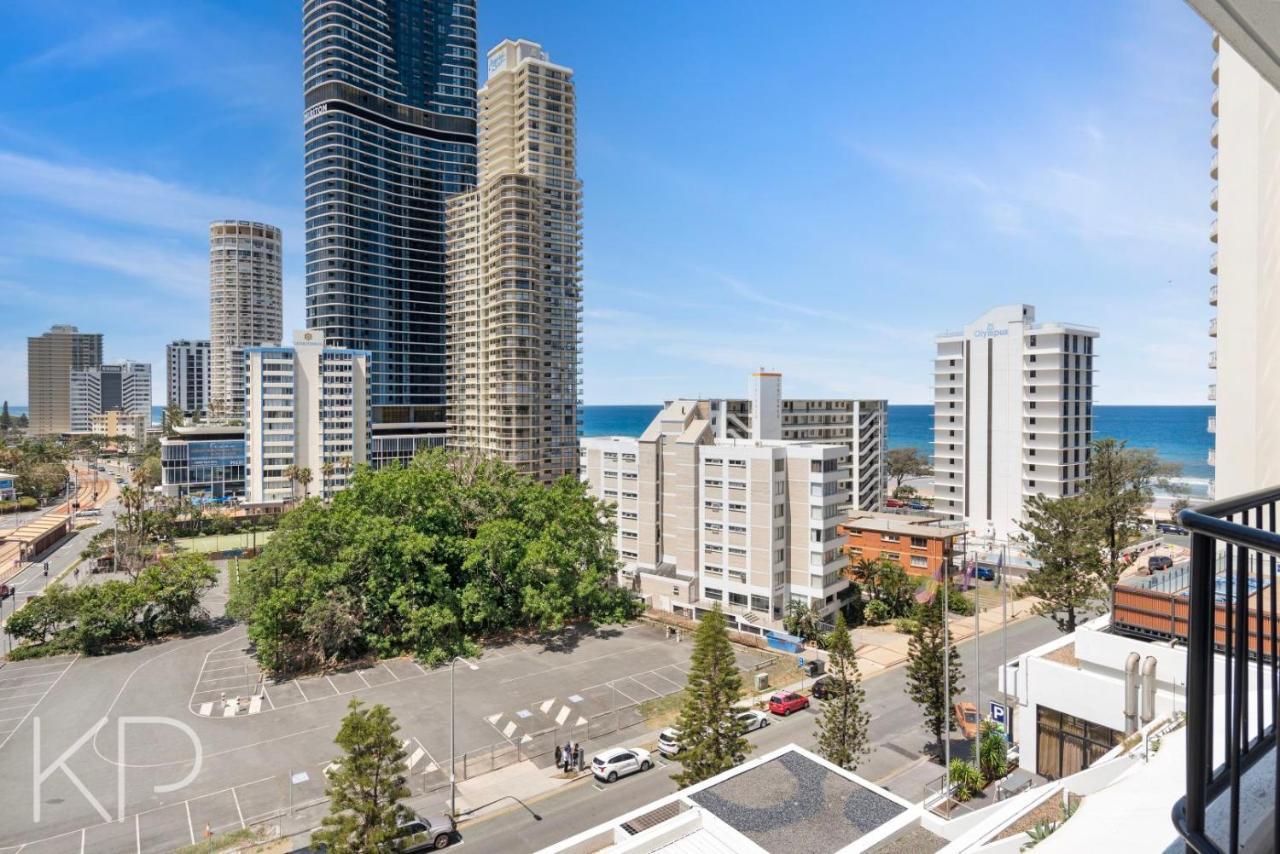 Hotel Apartments On 22 View Avenue, Surfers Paradise Gold Coast Bagian luar foto