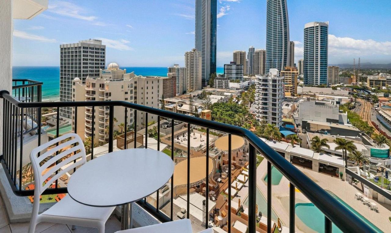 Hotel Apartments On 22 View Avenue, Surfers Paradise Gold Coast Bagian luar foto
