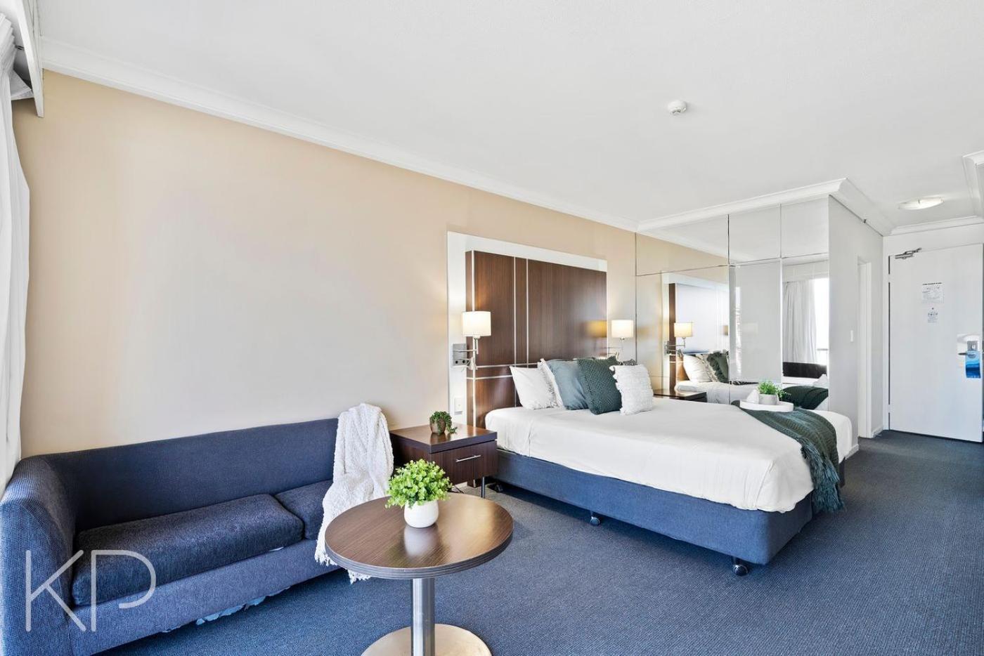 Hotel Apartments On 22 View Avenue, Surfers Paradise Gold Coast Bagian luar foto