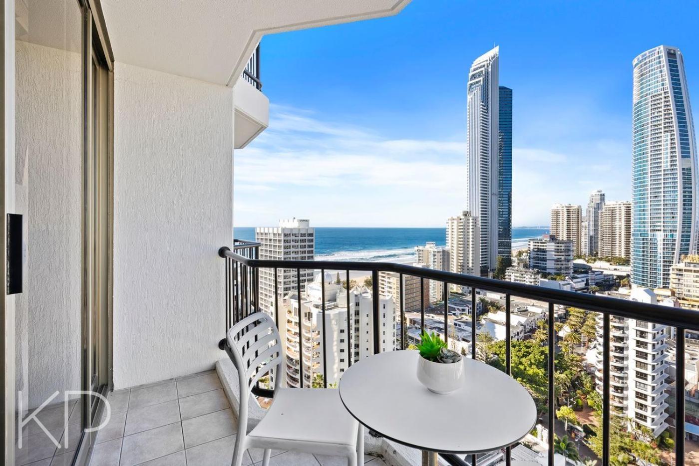 Hotel Apartments On 22 View Avenue, Surfers Paradise Gold Coast Bagian luar foto