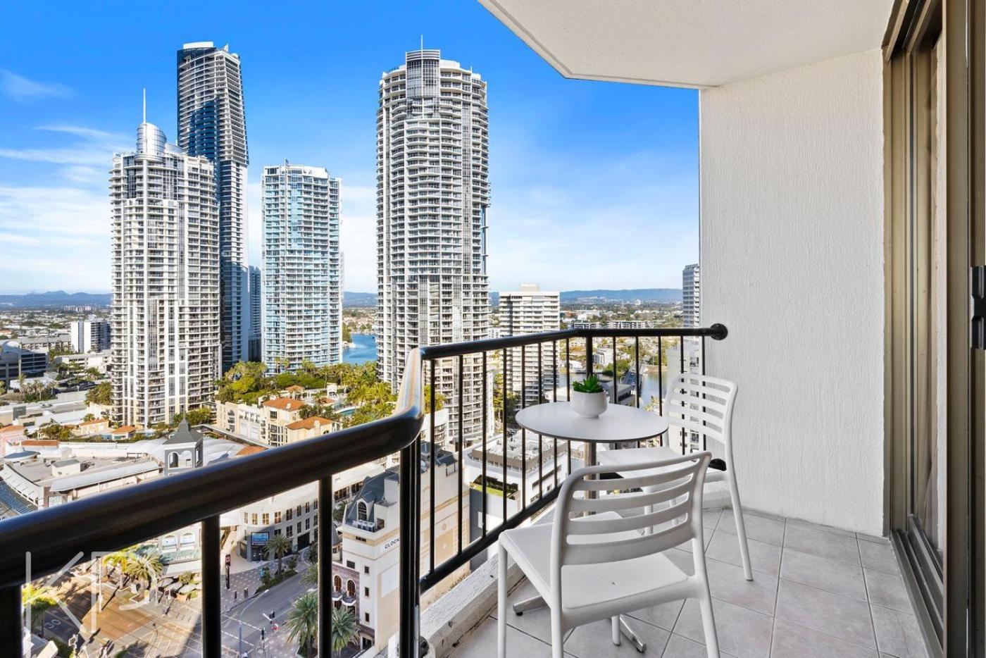 Hotel Apartments On 22 View Avenue, Surfers Paradise Gold Coast Bagian luar foto